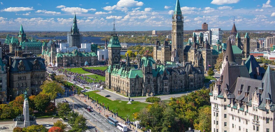 00-social-tout-ottawa-canada-healthy-travel-guide