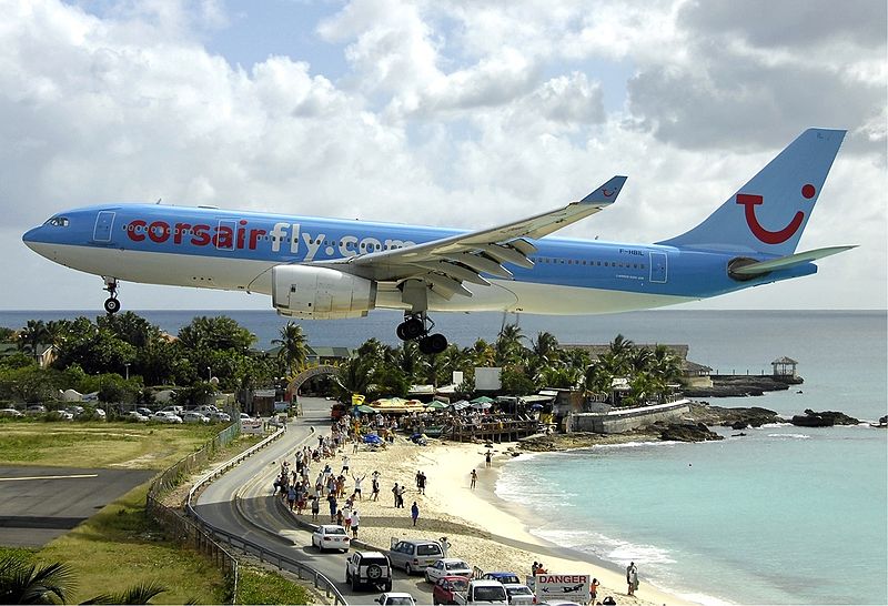 800px-Corsair_Airbus_A330_at_SXM_Bidini