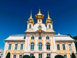 palacio-de-peterhof-russia
